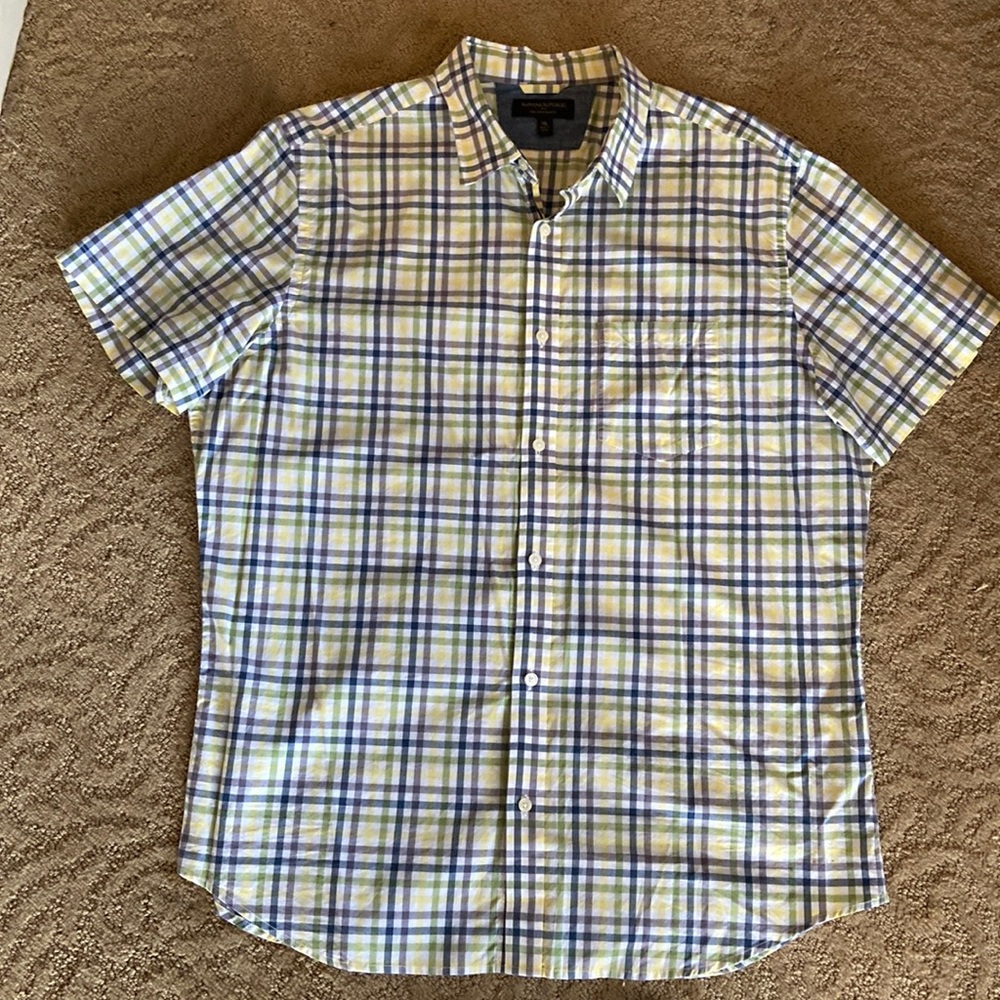 Banana Republic button down shirt sleeve shirt